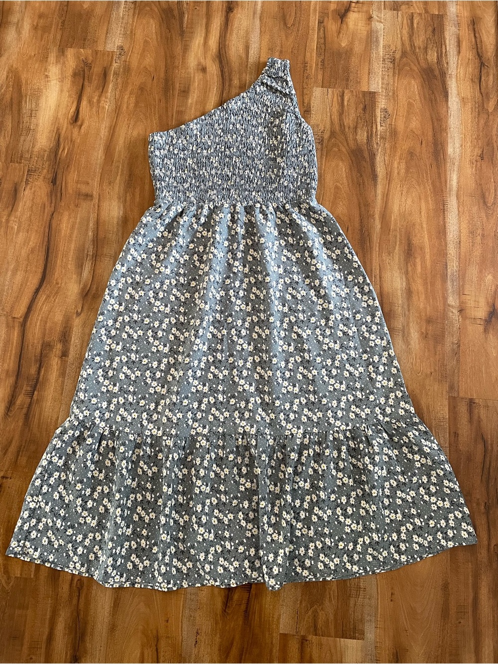 Women’s One-Shoulder Floral Smocked Dress